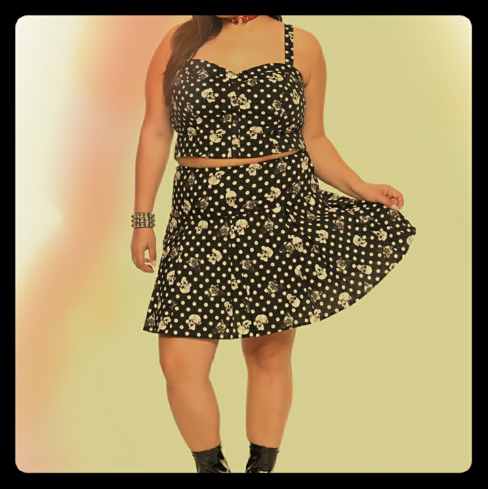 Hottopic Pleated Polka Dot Skull Skirt
